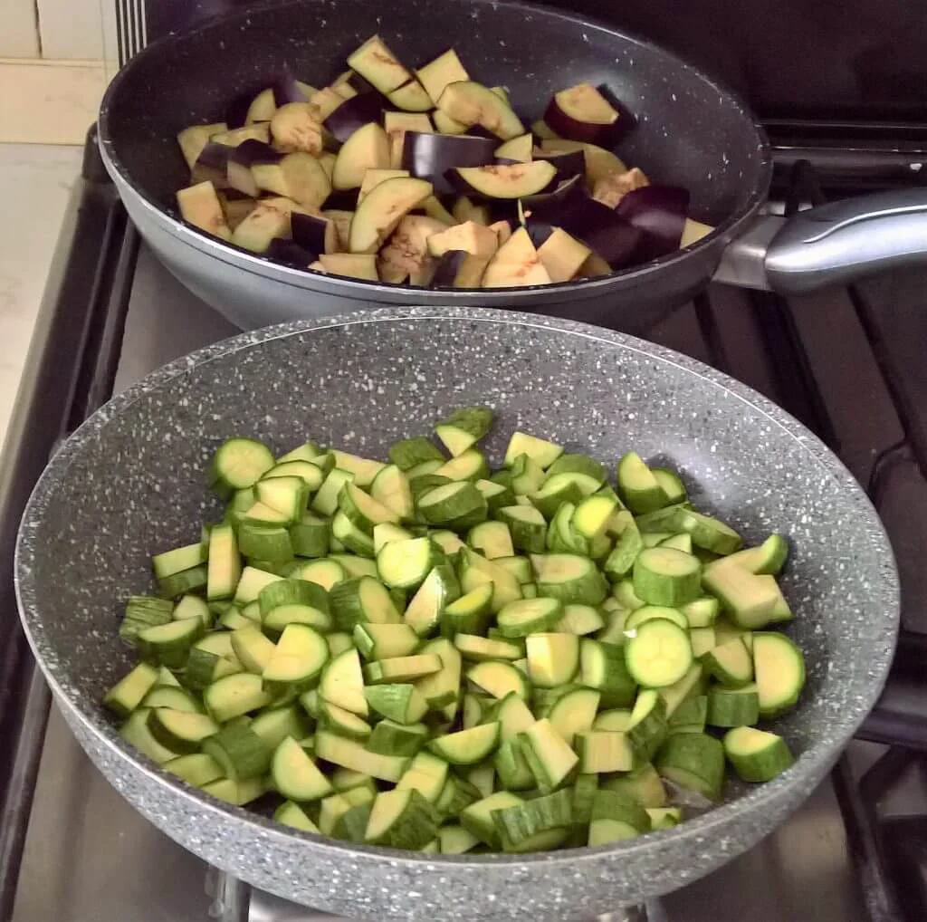 Farfalloni verdure e noci